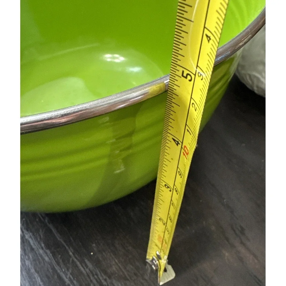 Fiesta Set of 2 Mixing Bowls Green Enamel Over Metal 9.1/2" & 8" For Decor Only - Picture 6 of 7